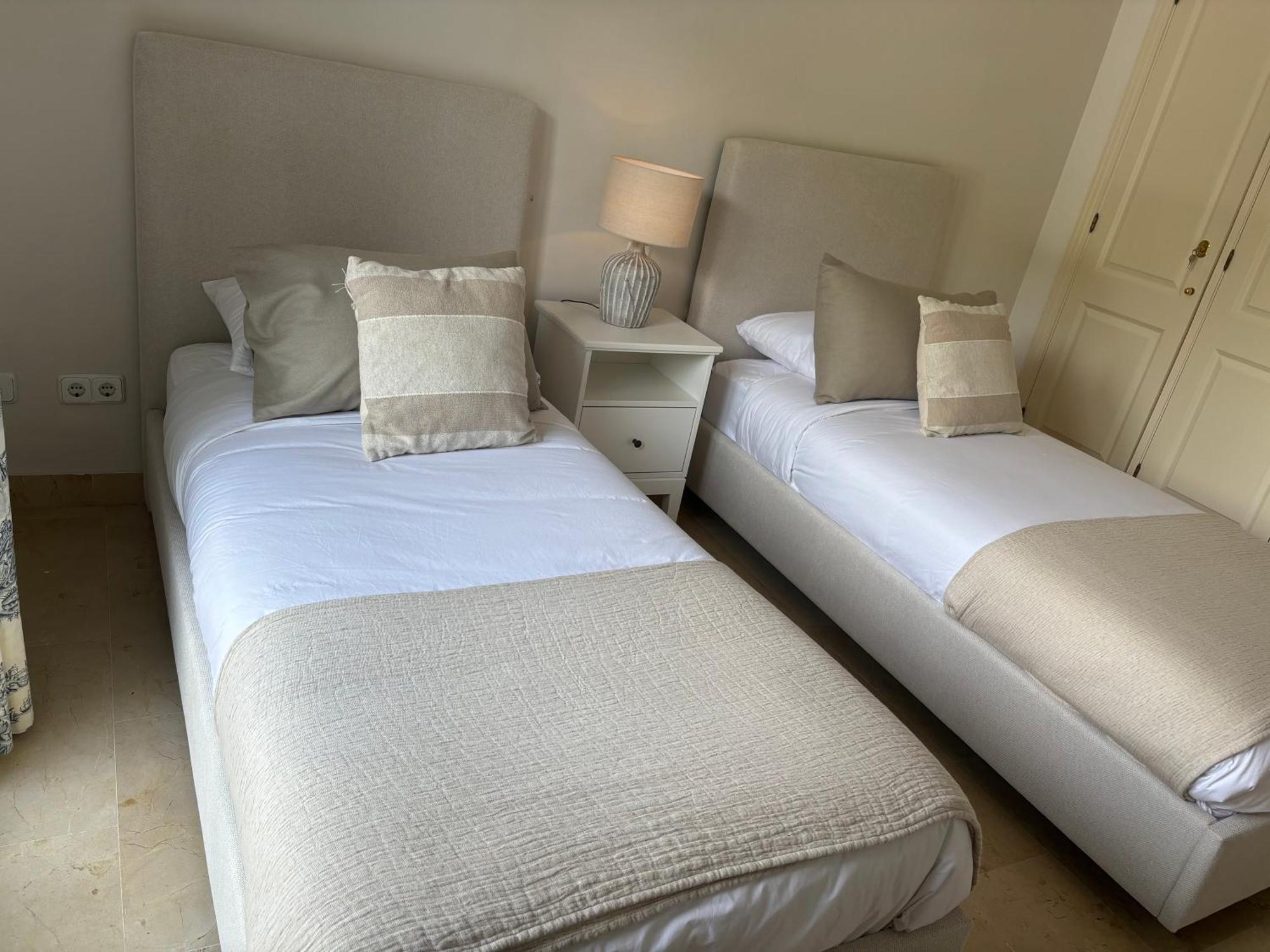 Apartment In El Presidente Beach Side New Golden Mile Эстепона Экстерьер фото
