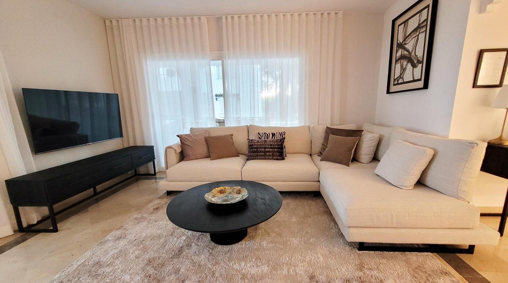 Apartment In El Presidente Beach Side New Golden Mile Эстепона Экстерьер фото